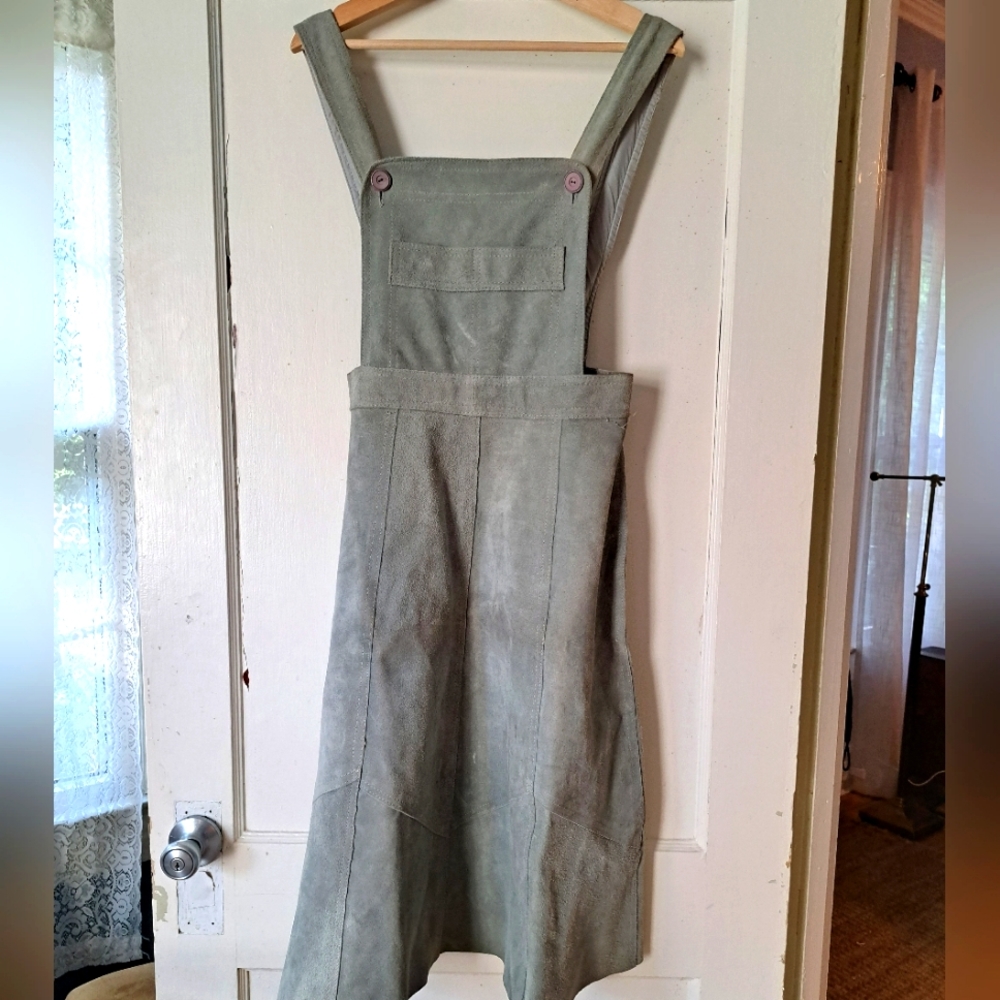 Suede leather apron